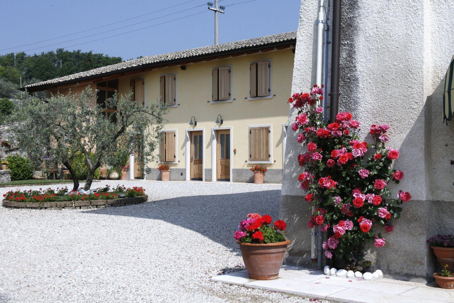 Agriturismo Corte Dei Fiori Caprino Veronese Exterior foto